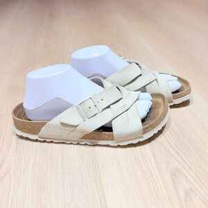 Birkenstock Lugano Soft Footbed suede sandals in Antique White Woman’s sz 9 (40)